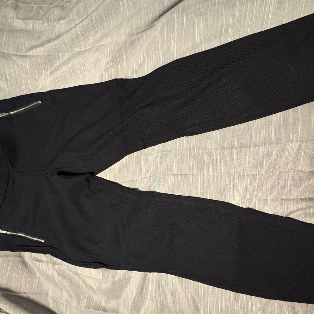 Apt 9 women’s ‘Brynn’ style dress pants.